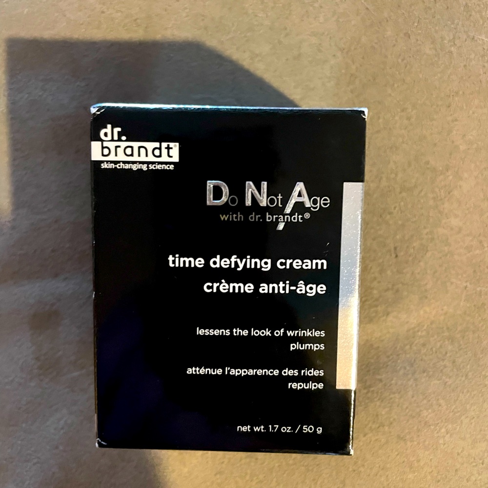 New! In original packaging. Dr Brandt DNA Age Defying Cream!